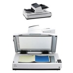 Scanner de documentos Fujitsu com alimentador automático e tela de visualização.