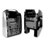 Estrutura interna do projetor, destacando conexões e design moderno.