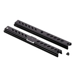 Suporte de montagem em rack preto, ideal para organização de cabos.