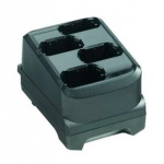 Carregador de bateria múltiplo, modelo da marca X, com quatro slots.