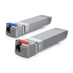 Transceptor de rede Cisco, modelo SFP, com conectores azul e vermelho.