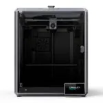 Impressora 3D Newfly com design transparente e câmera integrada.