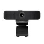 Webcam Logitech com design compacto e lente integrada.