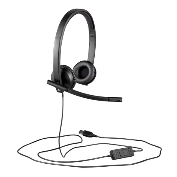Fone de ouvido com microfone, USB, marca desconhecida, design leve e confortável.