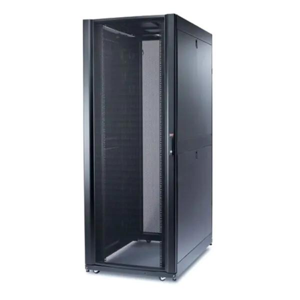 Rack de servidores preto, ideal para armazenamento de equipamentos de TI.