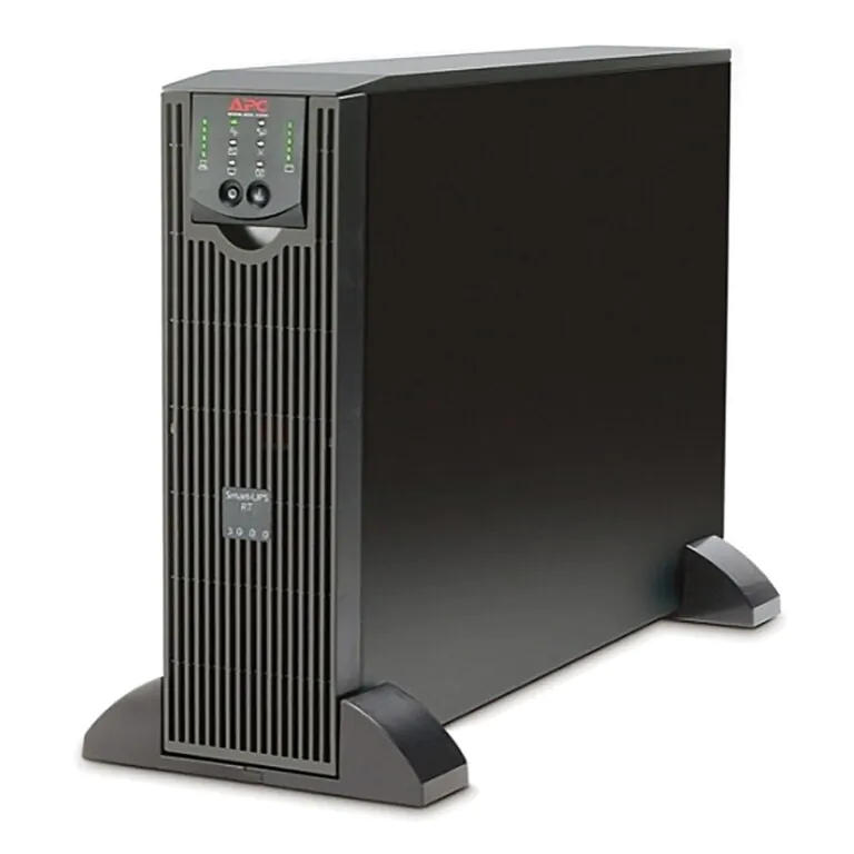 No-break APC, modelo Smart-UPS, com visor digital e design compacto.